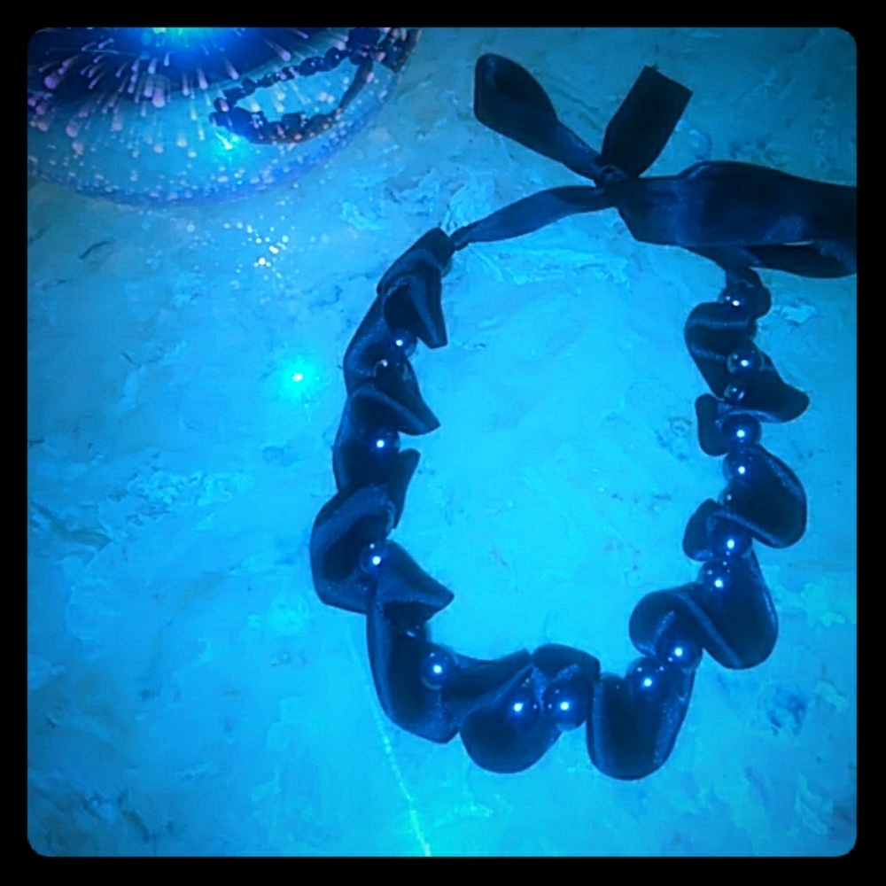 Guess Statement Piece